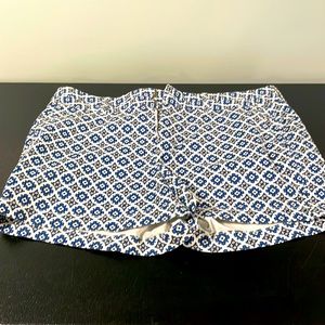 NWOT** Gap Blue Black And White Shorts size 8